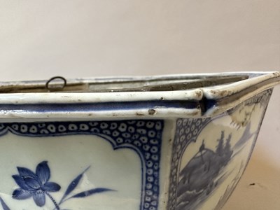 Lot 17 - A CHINESE OCTAGONAL BLUE AND WHITE JARDINIERE, QIANLONG PERIOD (1736-95)