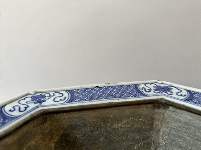 Lot 17 - A CHINESE OCTAGONAL BLUE AND WHITE JARDINIERE, QIANLONG PERIOD (1736-95)