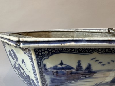 Lot 17 - A CHINESE OCTAGONAL BLUE AND WHITE JARDINIERE, QIANLONG PERIOD (1736-95)