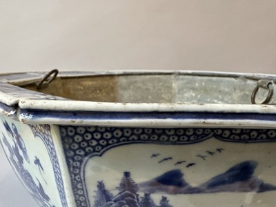 Lot 17 - A CHINESE OCTAGONAL BLUE AND WHITE JARDINIERE, QIANLONG PERIOD (1736-95)