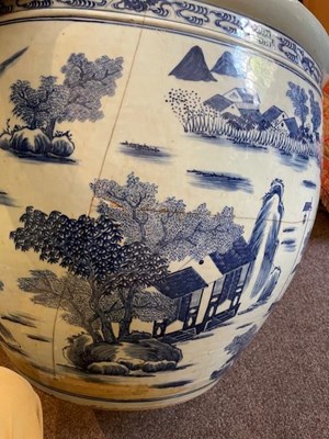Lot 15 - A LARGE AND IMPRESSIVE CHINESE BLUE AND WHITE JARDINIERE, QING DYNASTY, 18TH CENTURY