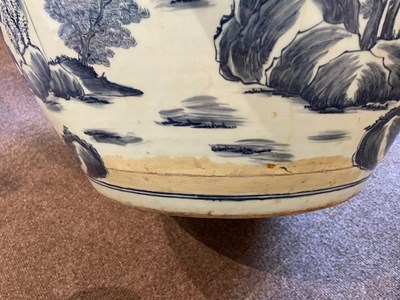 Lot 15 - A LARGE AND IMPRESSIVE CHINESE BLUE AND WHITE JARDINIERE, QING DYNASTY, 18TH CENTURY