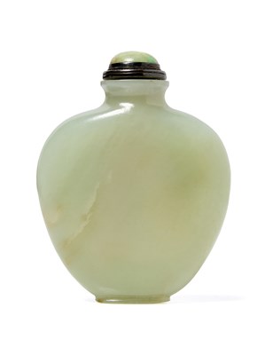 Lot 126 - A PALE CELADON JADE SNUFF BOTTLE, QING DYNASTY, 19TH CENTURY