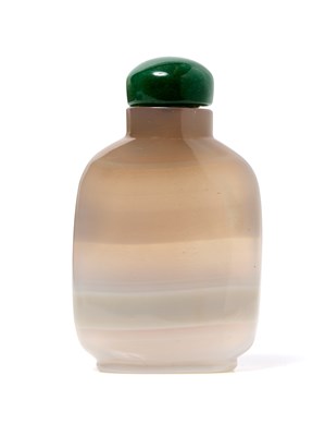 Lot 128 - A BANDED AGATE SNUFF BOTTLE, LATE QING DYNASTY