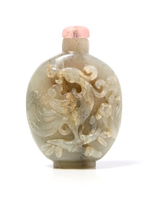 Lot 125 - A GREY JADE 'PHOENIX' SNUFF BOTTLE, QING DYNASTY, 19TH CENTURY
