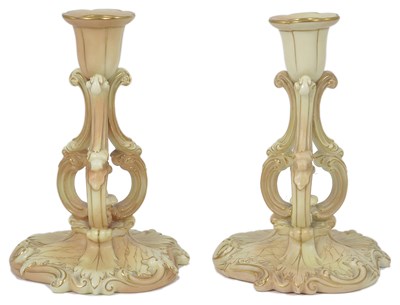 Lot 40 - A PAIR OF GRAINGER WORCESTER BLUSH IVORY CANDLESTICKS