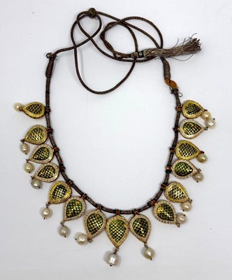 Lot 384 - INDIAN EMERALD, PEARL, GOLD AND ENAMEL NECKLACE, 1880s