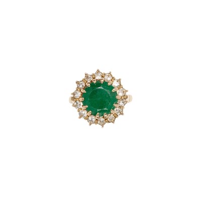 Lot 475 - EMERALD AND DIAMOND RING