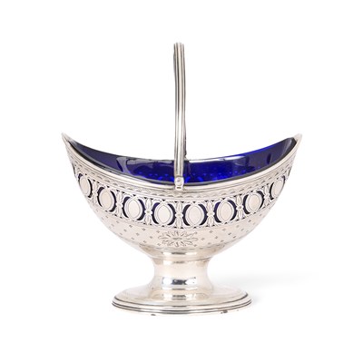Lot 141 - A GEORGE III SILVER SUGAR BASKET, ROBERT HENNELL, LONDON, 1788