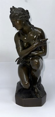 Lot 26 - A BRONZE FIGURE OF 'CROUCHING VENUS', AFTER THE ANTIQUE, PROBABLY ITALIAN, 19TH CENTURY