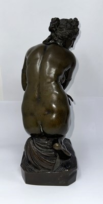 Lot 26 - A BRONZE FIGURE OF 'CROUCHING VENUS', AFTER THE ANTIQUE, PROBABLY ITALIAN, 19TH CENTURY