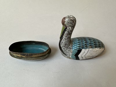 Lot 72 - A CHINESE CLOISONNE ENAMEL 'CRANE' BOX AND COVER, QING DYNASTY, CIRCA 1800