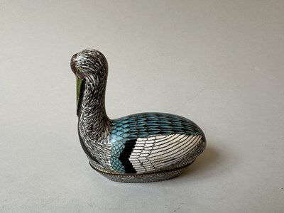 Lot 72 - A CHINESE CLOISONNE ENAMEL 'CRANE' BOX AND COVER, QING DYNASTY, CIRCA 1800