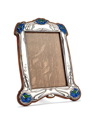 Lot 120 - AN EDWARDIAN SILVER-MOUNTED PHOTOGRAPH FRAME, PROBABLY WILLIAM HARRISON WALTER, BIRMINGHAM, 1905