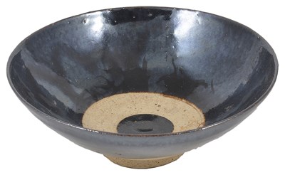 Lot 61 - A BLACK GLAZED STONEWARE BOWL