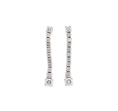 Lot 488 - H. STERN: PAIR OF DIAMOND PENDENT EARRINGS