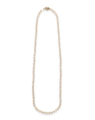 Lot 400 - CULTURED PEARL NECKLACE