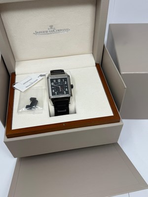 Lot 318 - JAEGER-LECOULTRE, REVERSO SQUADRA 'HOMETIME BLACK', REF.Q700867P: GENTLEMAN'S STAINLESS STEEL AND RUBBER BRACELET WATCH, CIRCA 2008