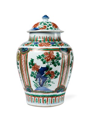 Lot 1 - A CHINESE TRANSITIONAL JAR AND COVER, 17TH CENTURY