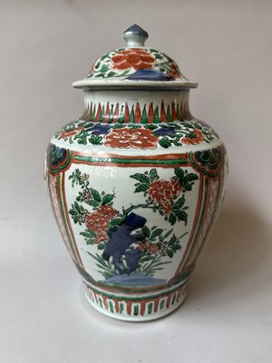 Lot 1 - A CHINESE TRANSITIONAL JAR AND COVER, 17TH CENTURY