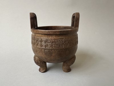 Lot 33 - A RARE CHINESE ARCHAISTIC BAMBOO TRIPOD VESSEL, DING, QING DYNASTY