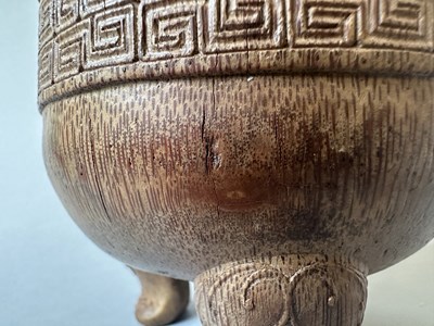 Lot 33 - A RARE CHINESE ARCHAISTIC BAMBOO TRIPOD VESSEL, DING, QING DYNASTY