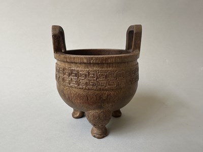 Lot 33 - A RARE CHINESE ARCHAISTIC BAMBOO TRIPOD VESSEL, DING, QING DYNASTY