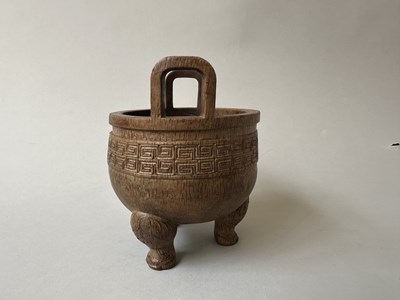 Lot 33 - A RARE CHINESE ARCHAISTIC BAMBOO TRIPOD VESSEL, DING, QING DYNASTY