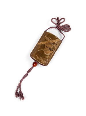 Lot 166 - A JAPANESE GOLD LACQUERED FIVE CASE INRO, MEIJI PERIOD (1868-1912)