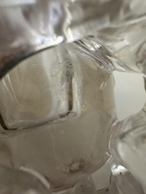 Lot 19 - A CHINESE GLASS VASE, 20TH CENTURY