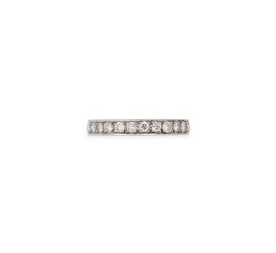 Lot 461 - DIAMOND ETERNITY RING, 1930s
