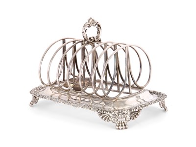 Lot 133 - A GEORGE IV SILVER TOAST RACK, BENJAMIN SMITH, LONDON, 1824
