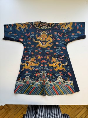 Lot 44 - A CHINESE CHILDS SILK 'NINE DRAGON' ROBE, QING DYNASTY, 19TH CENTURY