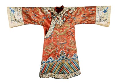 Lot 43 - A CHINESE PEACH SILK 'DRAGON' ROBE, QING DYNASTY, 19TH CENTURY