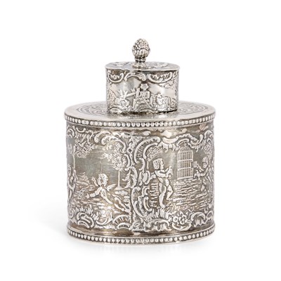 Lot 70 - A GERMAN SILVER TEA CADDY, PROBABLY FRIEDRICH REUSSWIG, HANAU, CIRCA 1900