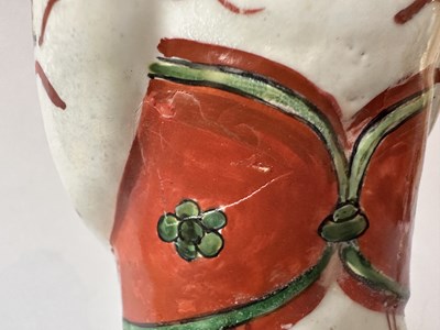 Lot 87 - A PAIR OF CHINESE FAMILLE-VERTE 'BOYS', KANGXI PERIOD (1662-1722)