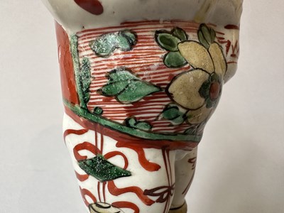 Lot 87 - A PAIR OF CHINESE FAMILLE-VERTE 'BOYS', KANGXI PERIOD (1662-1722)