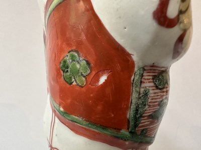Lot 87 - A PAIR OF CHINESE FAMILLE-VERTE 'BOYS', KANGXI PERIOD (1662-1722)