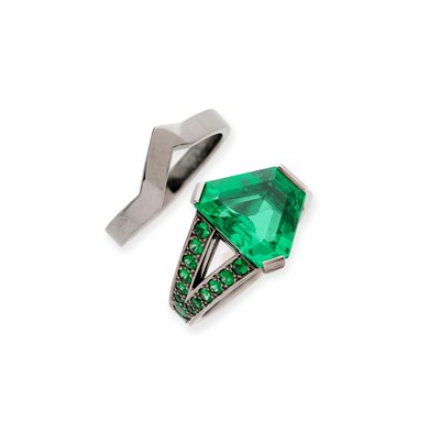 Lot 489 - BOUCHERON: COLOMBIAN EMERALD AND EMERALD RING AND WEDDING BAND RING