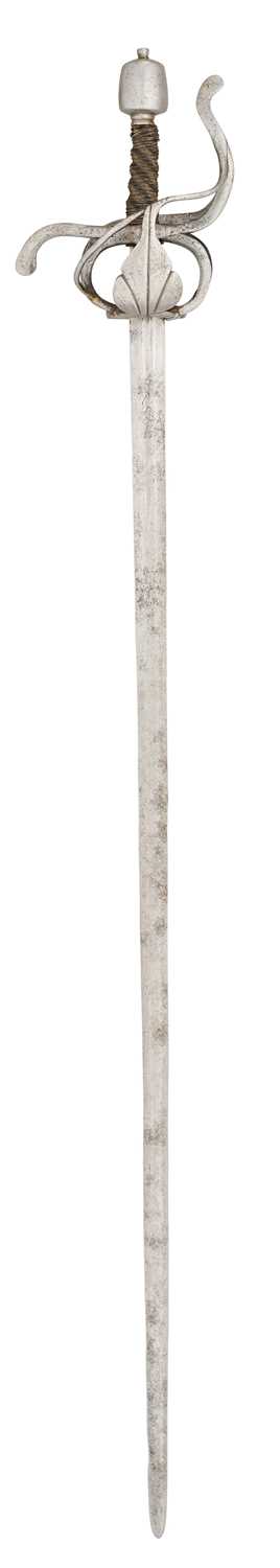 Lot 60 - A GERMAN RAPIER, EARLY 17TH CENTURY