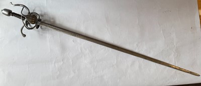 Lot 60 - A GERMAN RAPIER, EARLY 17TH CENTURY