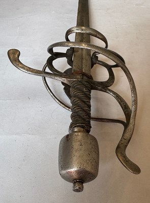 Lot 60 - A GERMAN RAPIER, EARLY 17TH CENTURY