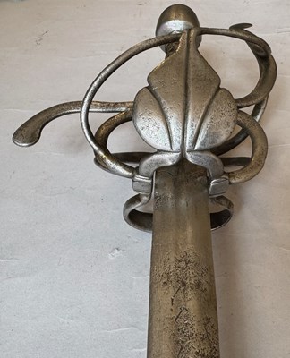 Lot 60 - A GERMAN RAPIER, EARLY 17TH CENTURY