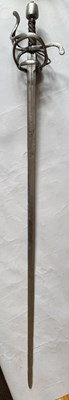 Lot 60 - A GERMAN RAPIER, EARLY 17TH CENTURY