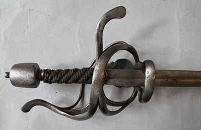 Lot 60 - A GERMAN RAPIER, EARLY 17TH CENTURY