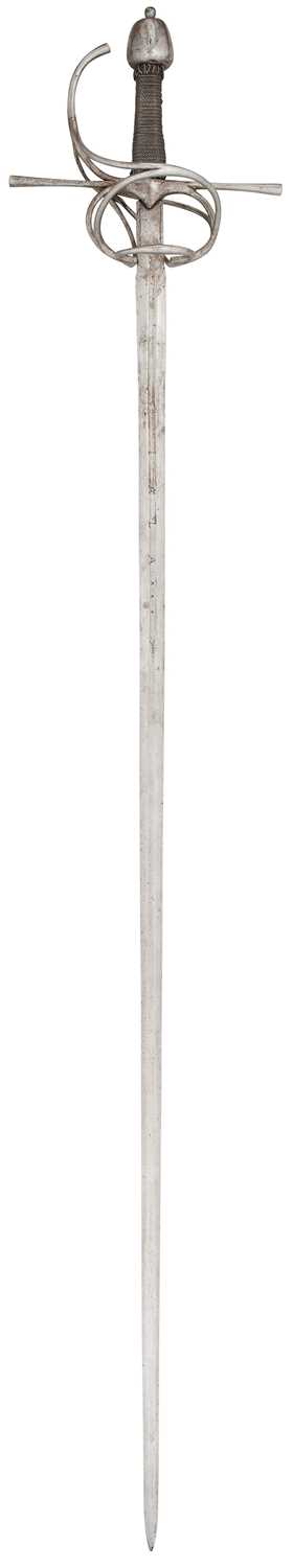 Lot 59 - A GERMAN RAPIER, EARLY 17TH CENTURY
