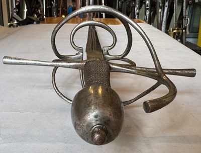 Lot 59 - A GERMAN RAPIER, EARLY 17TH CENTURY