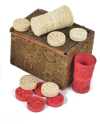 Lot 104 - A SET OF CHINESE IVORY BACKGAMMON COUNTERS AND DICE CUPS