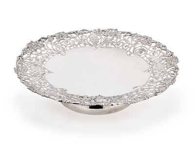 Lot 94 - A SILVER FRUIT DISH ON FOOT, VINERS LTD., SHEFFIELD, 1964