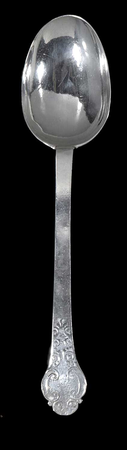 Lot 144 - A JAMES II SILVER LACEBACK TREFID SPOON
